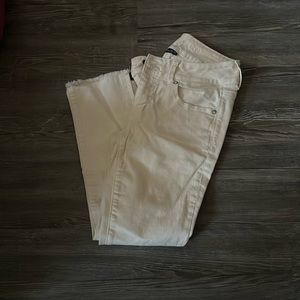 american eagle size 4 while jeans